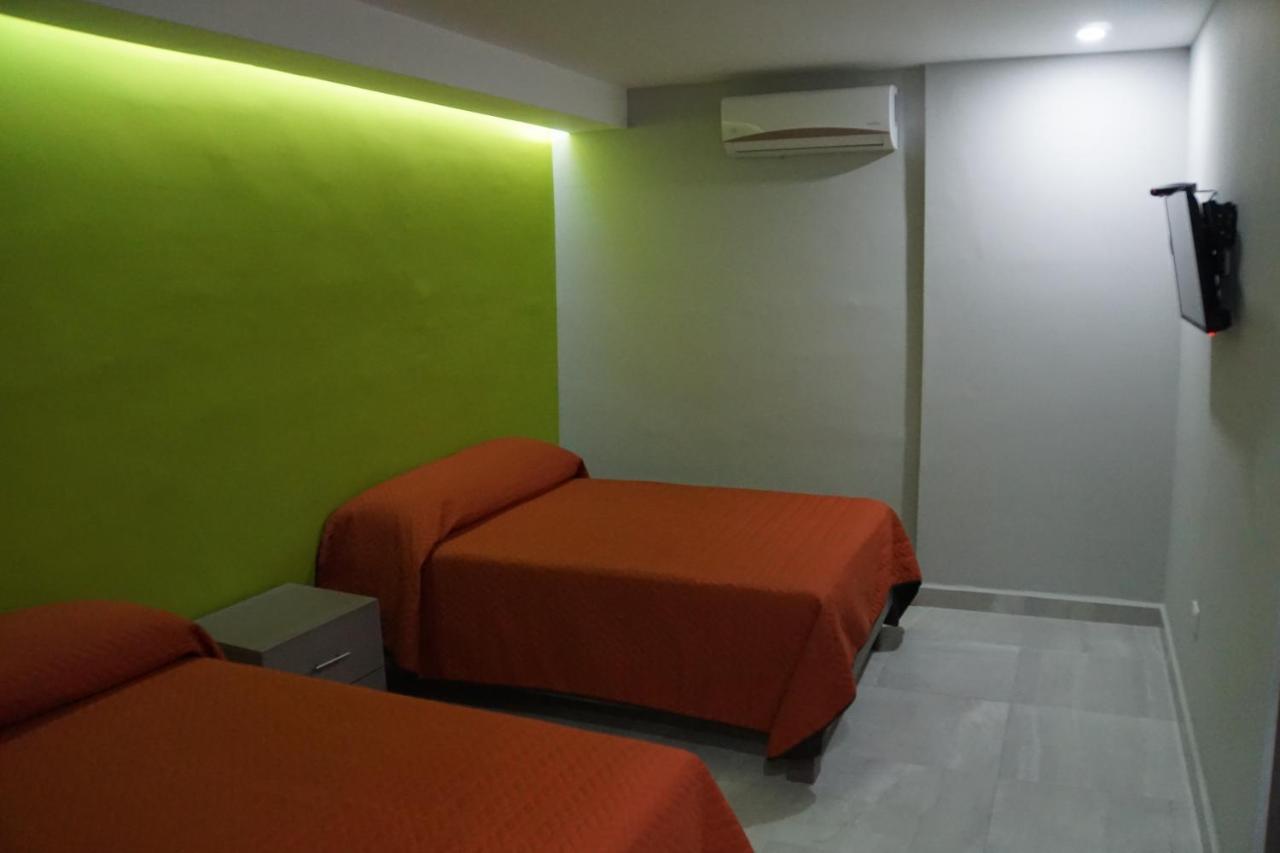 Hotel Hc Express Monterrey Luaran gambar